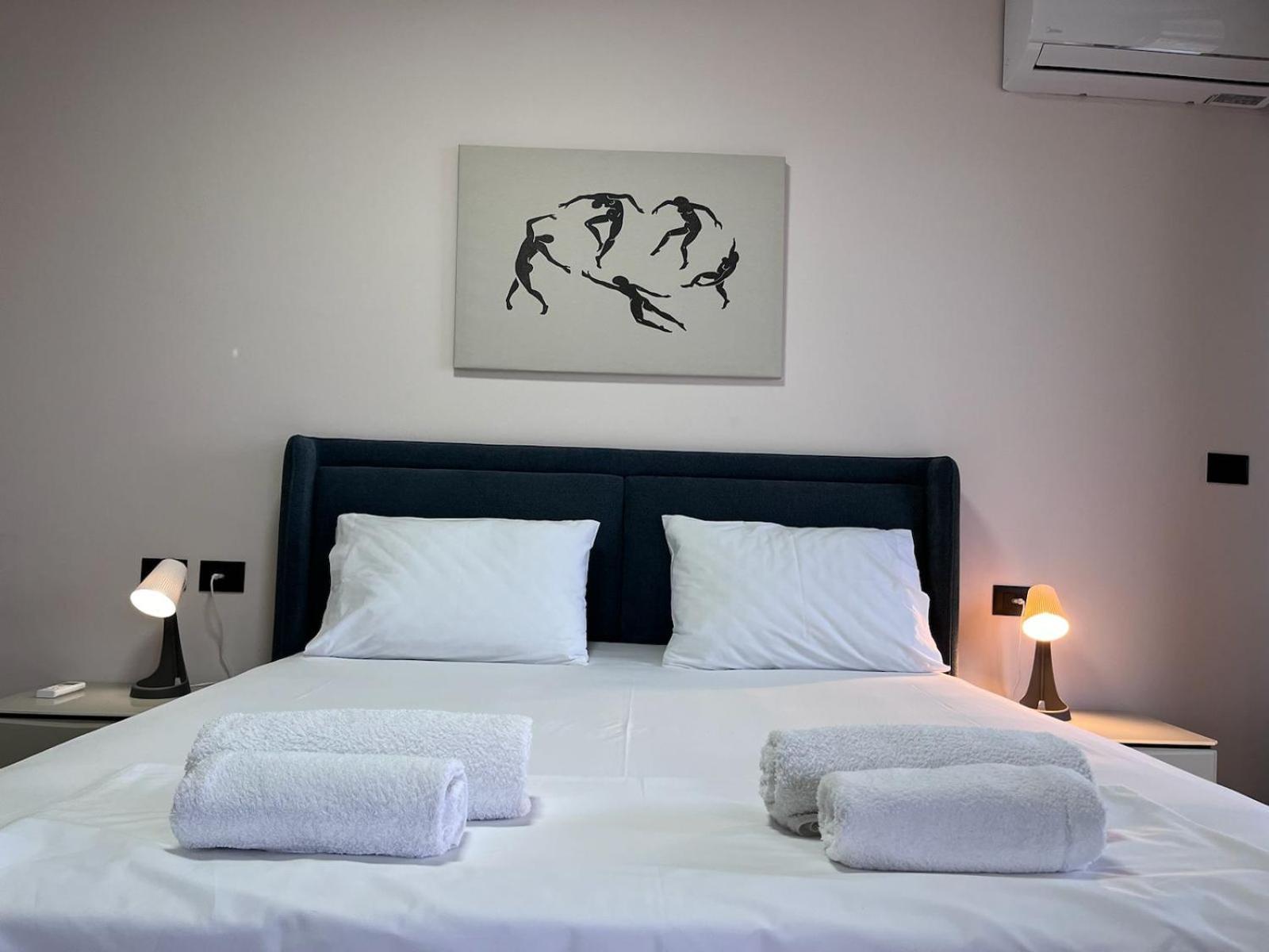 Hill Side Suite 4 By Ps *