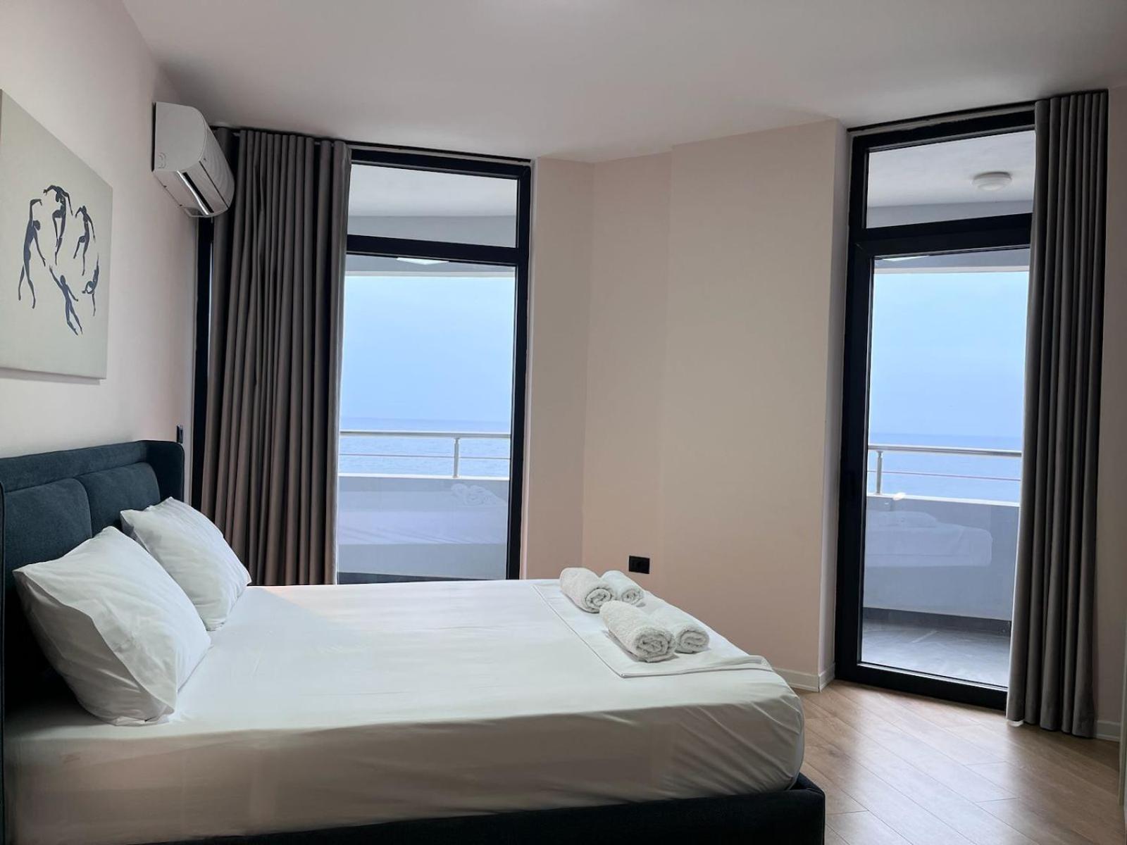 Hill Side Suite 4 By Ps *